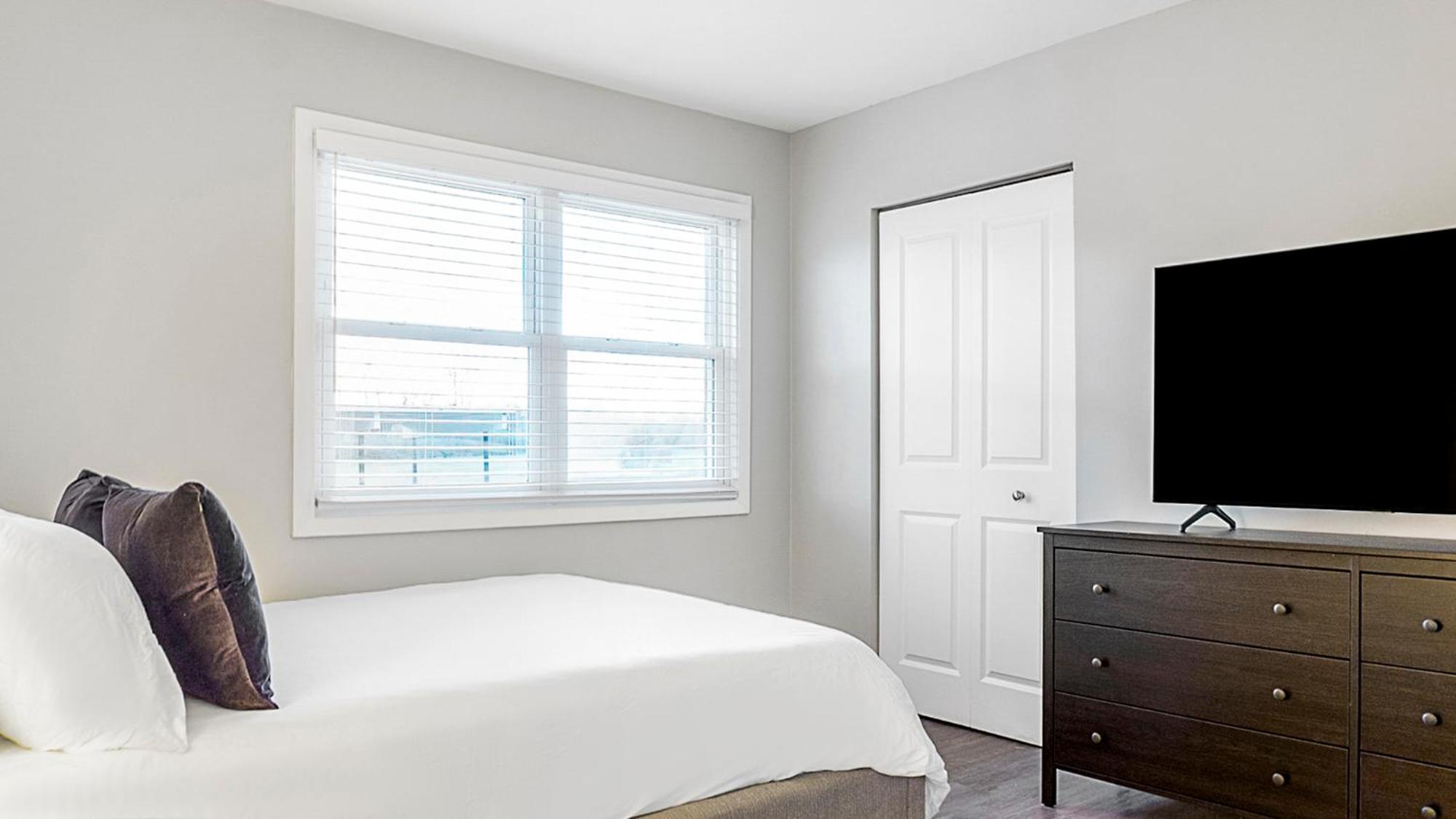 Fountain Parc Apartments By Barsala Indianapolis Room photo